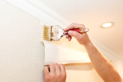 Pose de papier peint à Irvillac — revêtements muraux et toiles de verre